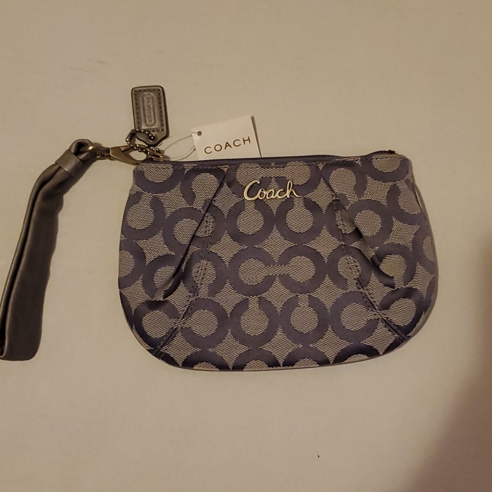 NWT: COACH Wristlet/Clutch